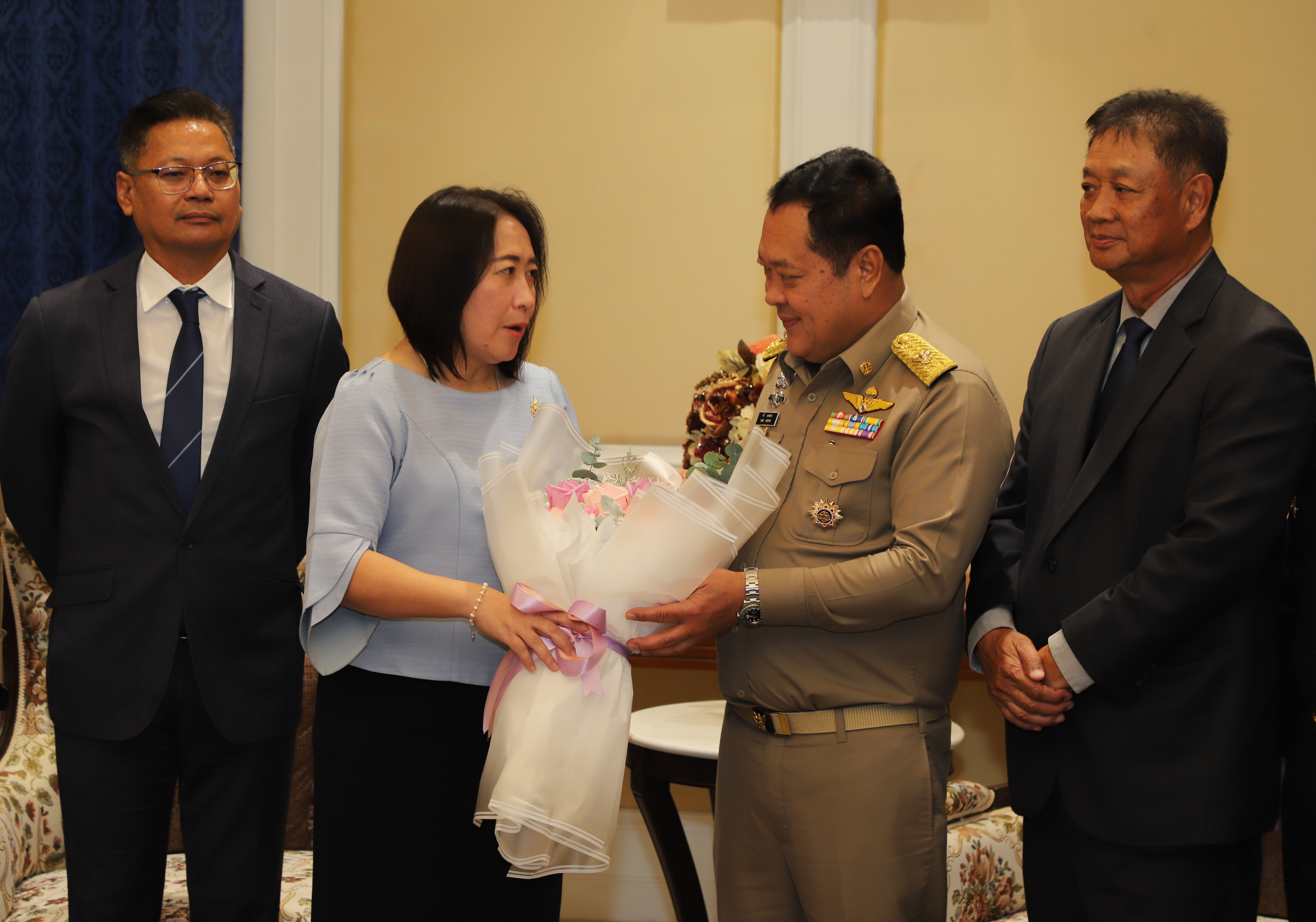 กรมบังคับคดีร่วมแสดงความขอบคุณและอำลา “พันตำรวจเอก ทวี สอดส่อง” รัฐมนตรีว่าการกระทรวงยุติธรรม